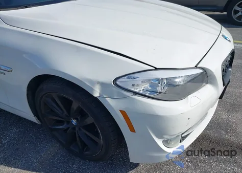 2011 BMW 535 Xi z USA, uszkodzony, nr VIN WBAFU7C52BC871091